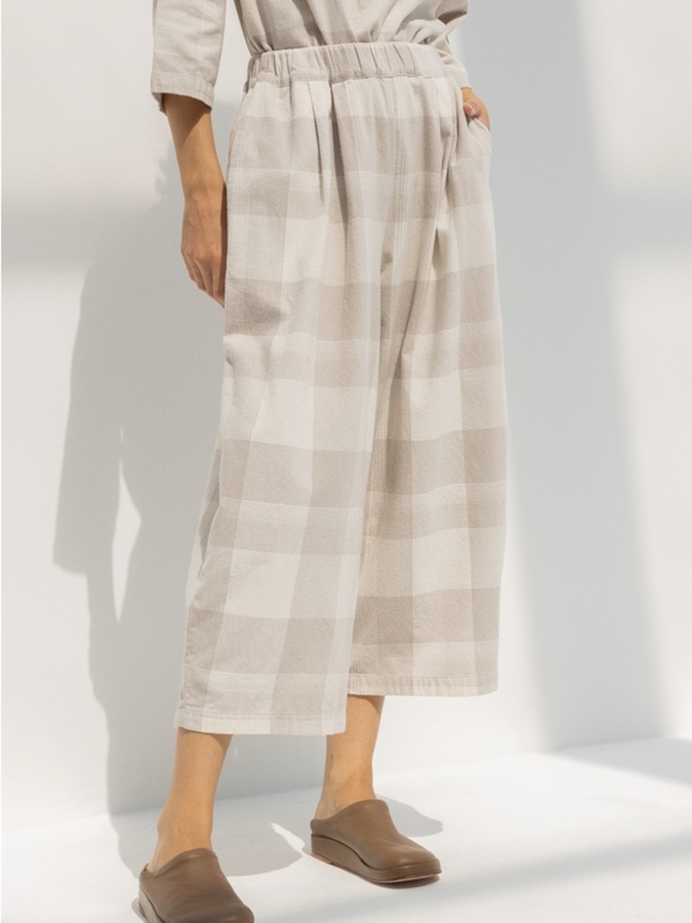 Black Crane Beige & Cream LanternWide Leg Check Plaid Pants medium